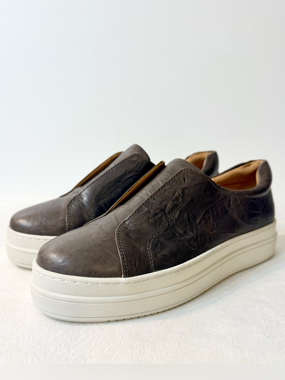 J/Slides Noel Laceless Platform Sneaker Size 7.5